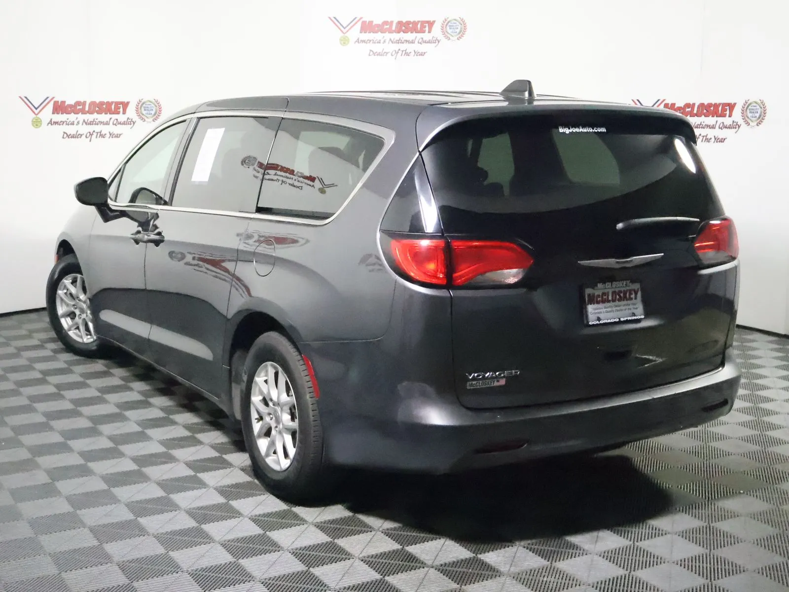 2023 Chrysler Voyager LX - Photo 12