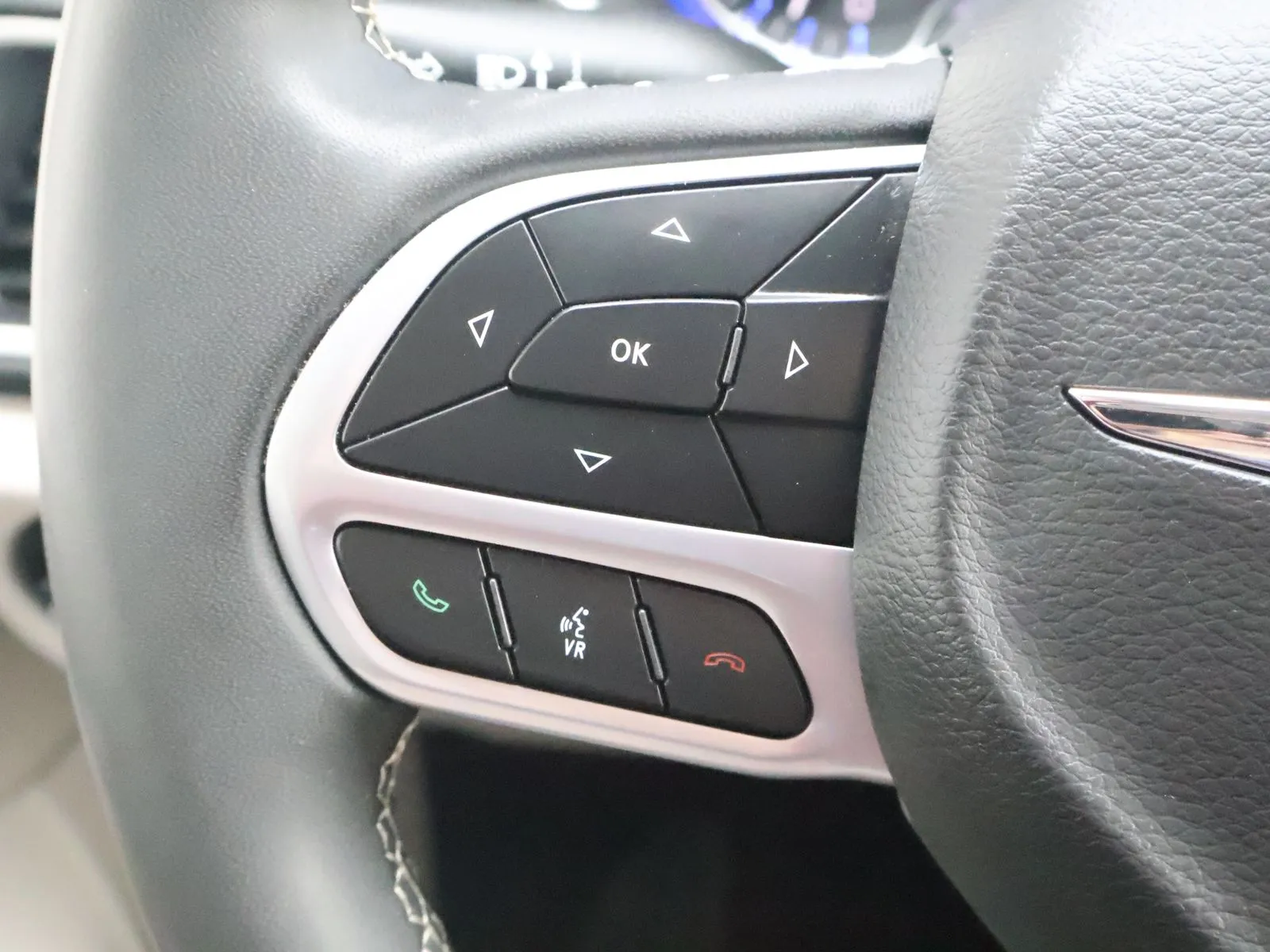 2023 Chrysler Voyager LX - Photo 32