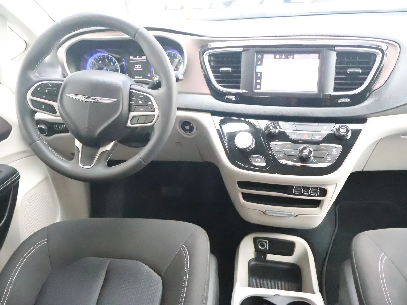 2023 Chrysler Voyager LX - Photo 26