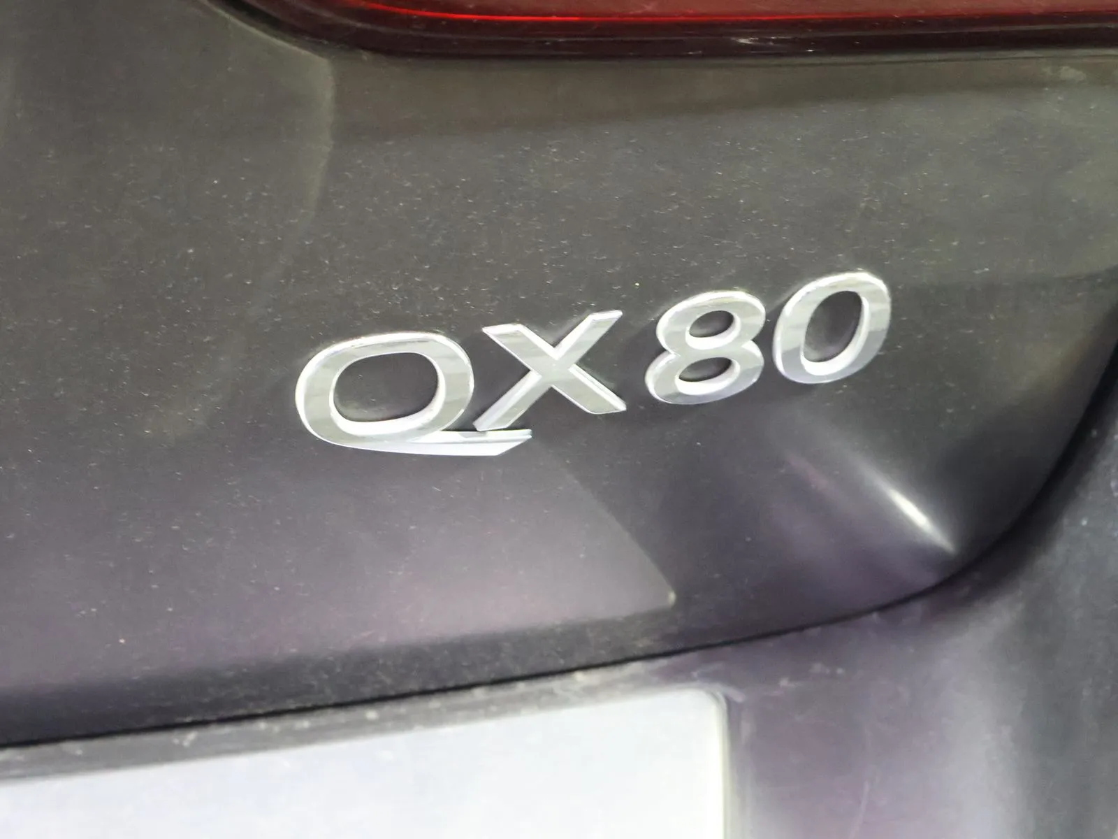 Infiniti QX80 photo 10