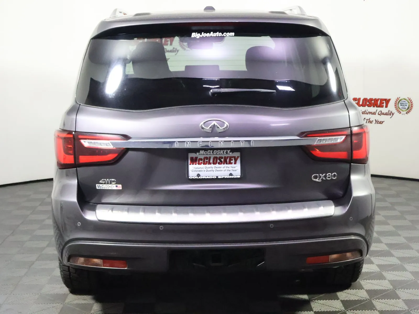 Infiniti QX80 photo 6
