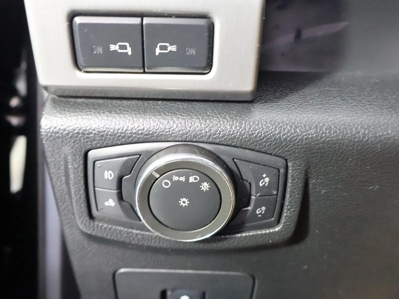 Ford F-150 photo 31