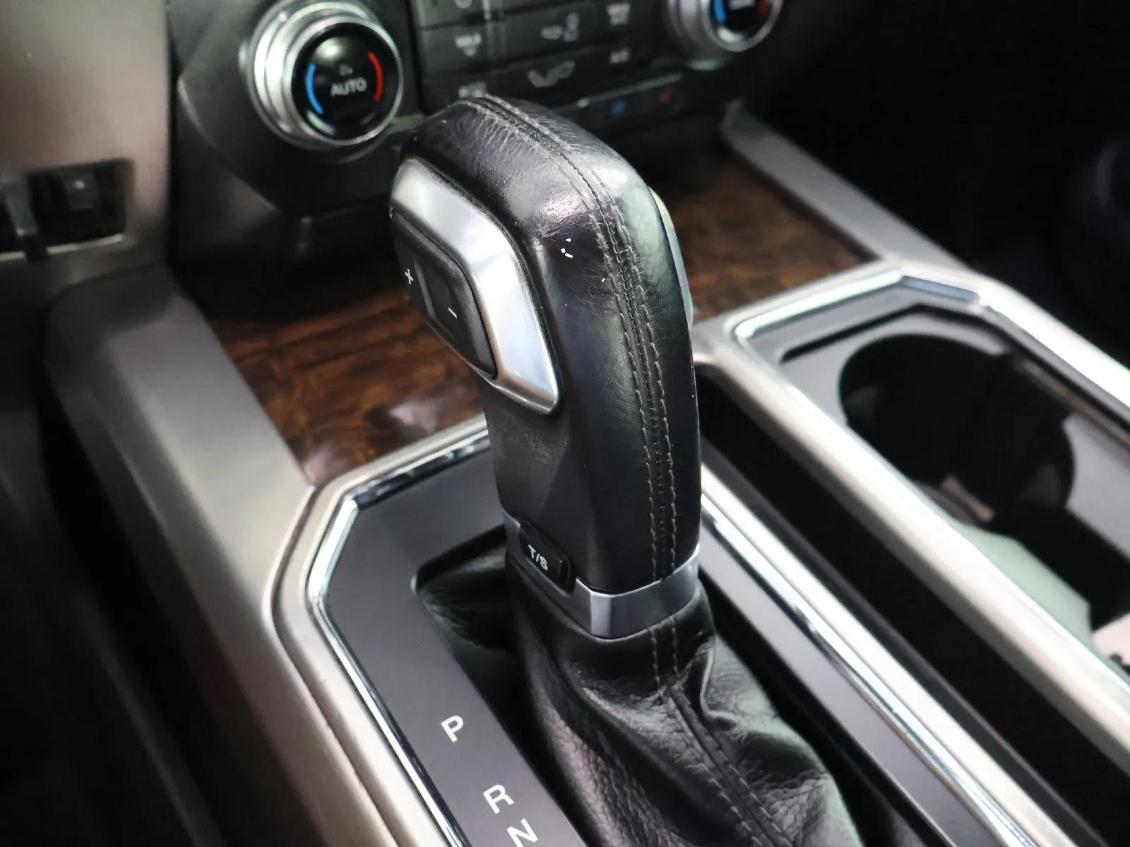 Ford F-150 photo 38
