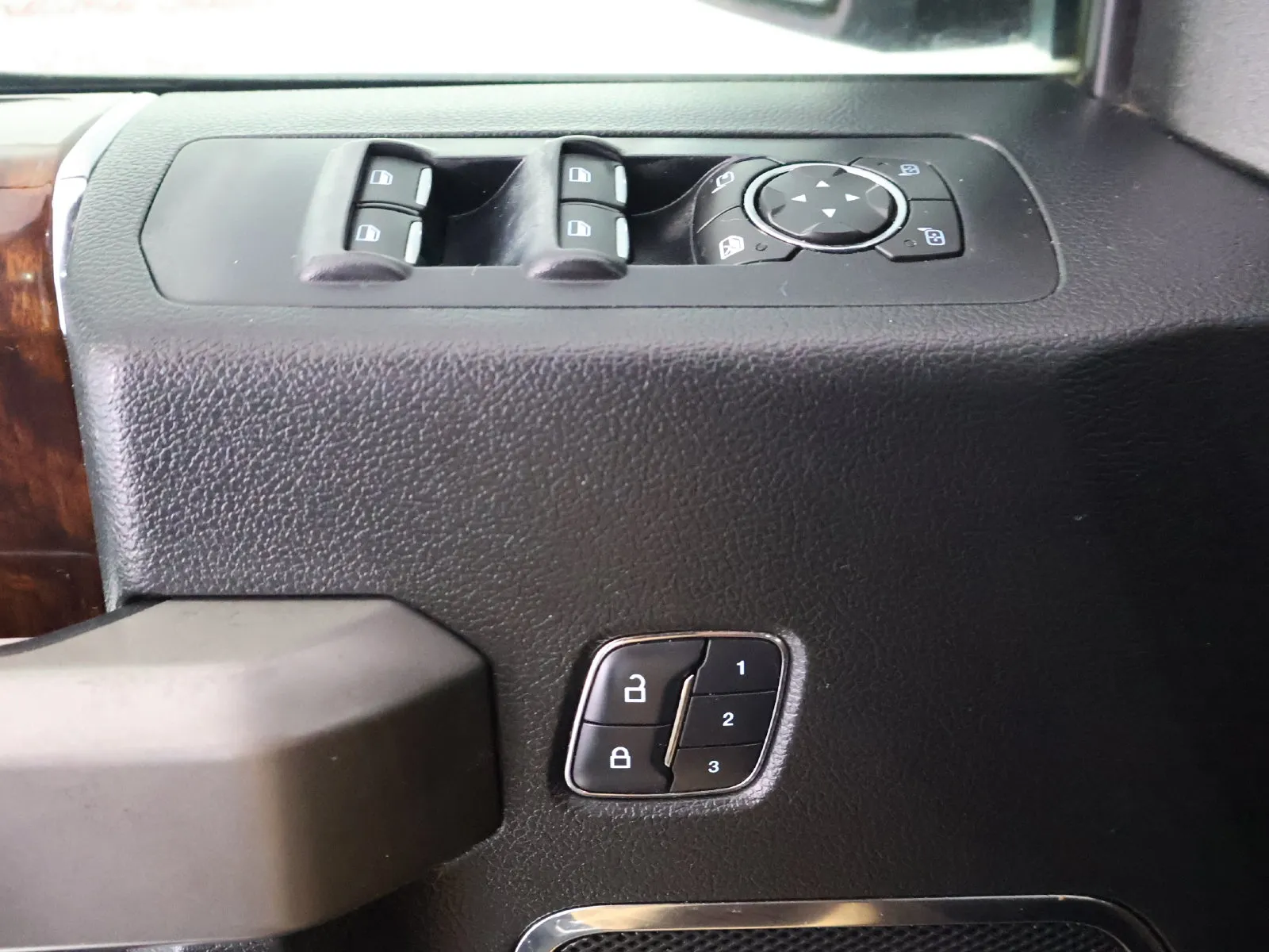 Ford F-150 photo 30