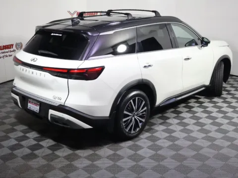 More photos of 2024 INFINITI QX60 Autograph at McCloskey Imports & 4x4s (Licensed as McCloskey Isuzu), CO