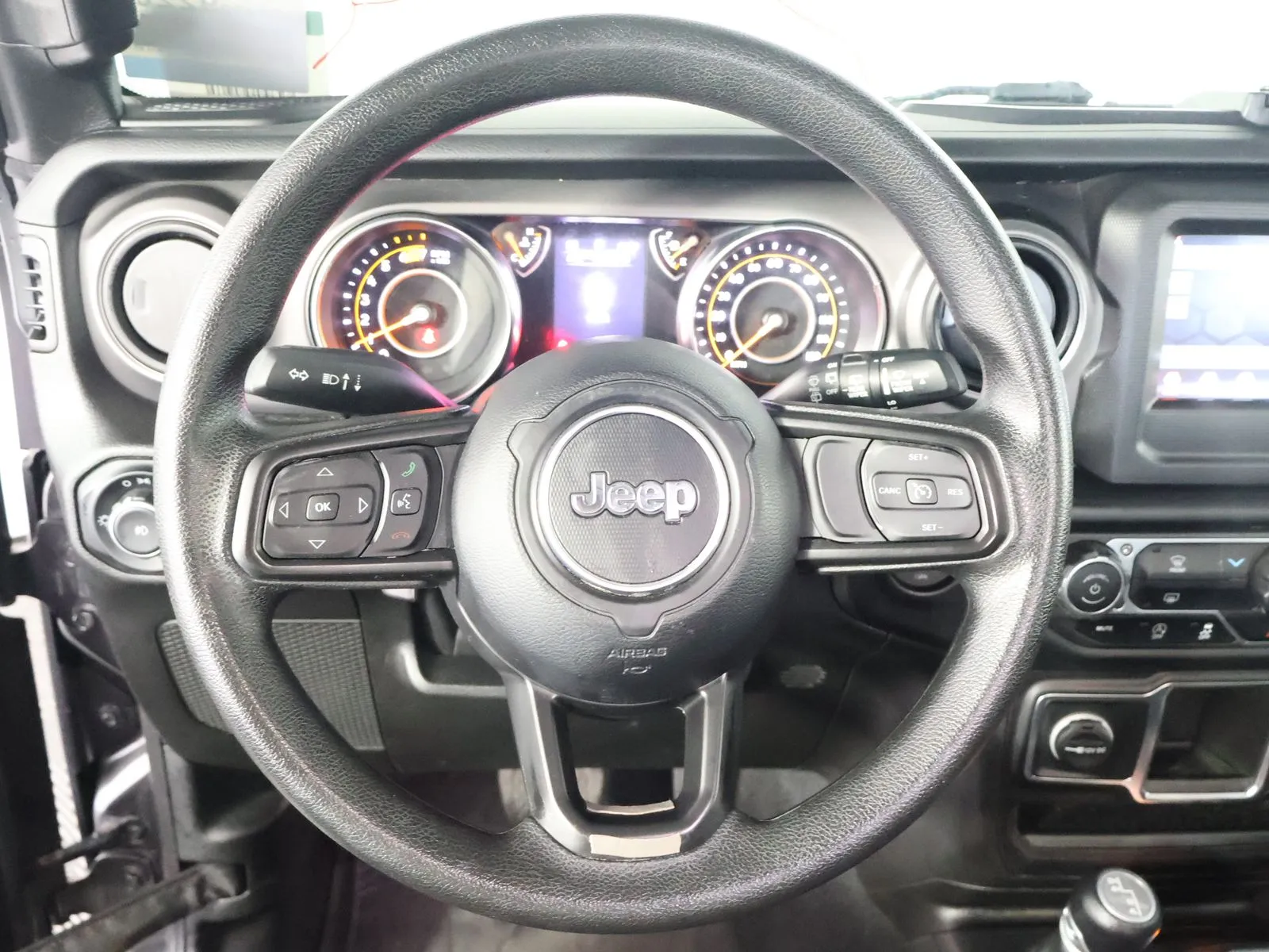 Jeep Wrangler photo 31