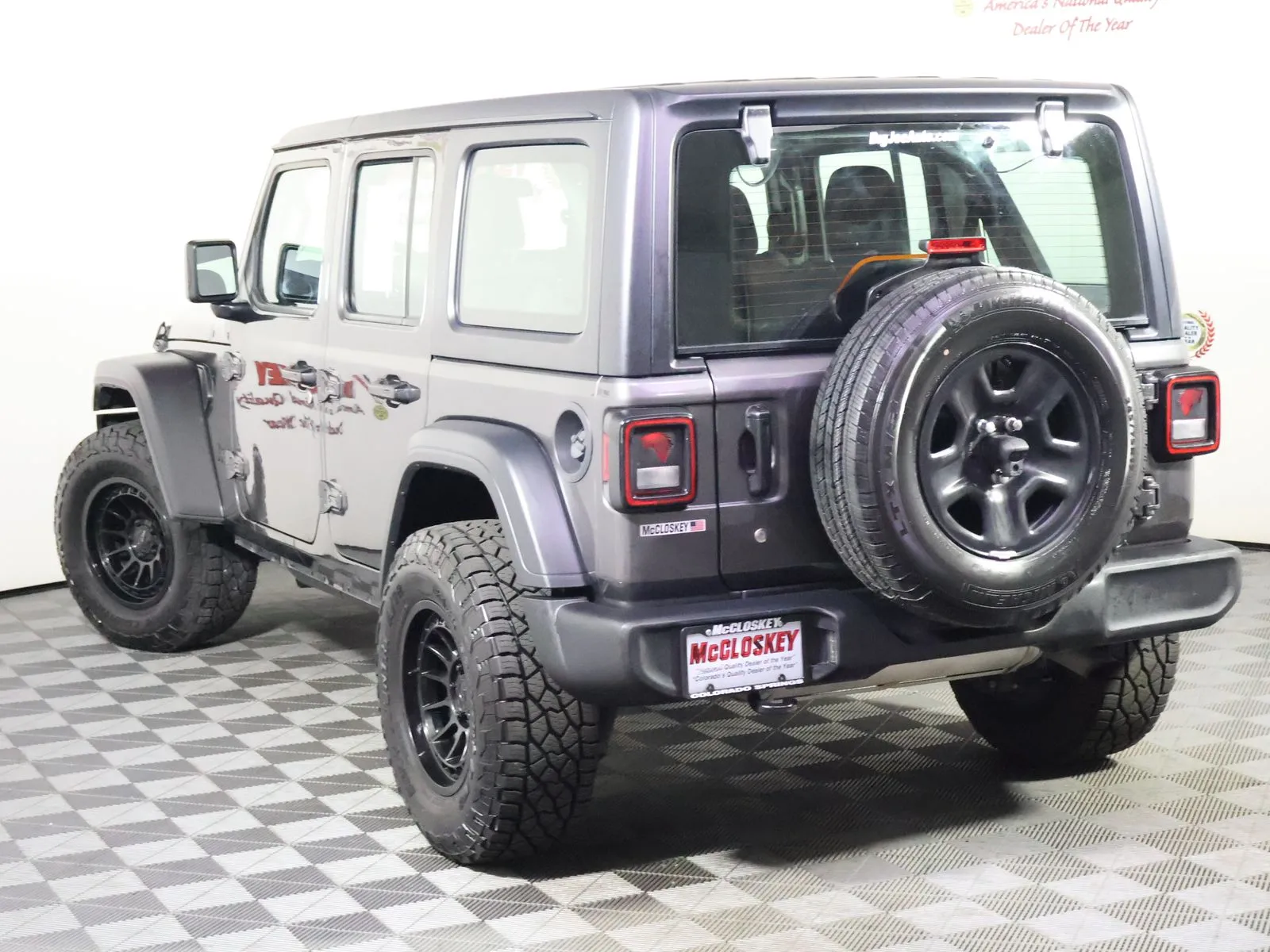 Jeep Wrangler photo 11