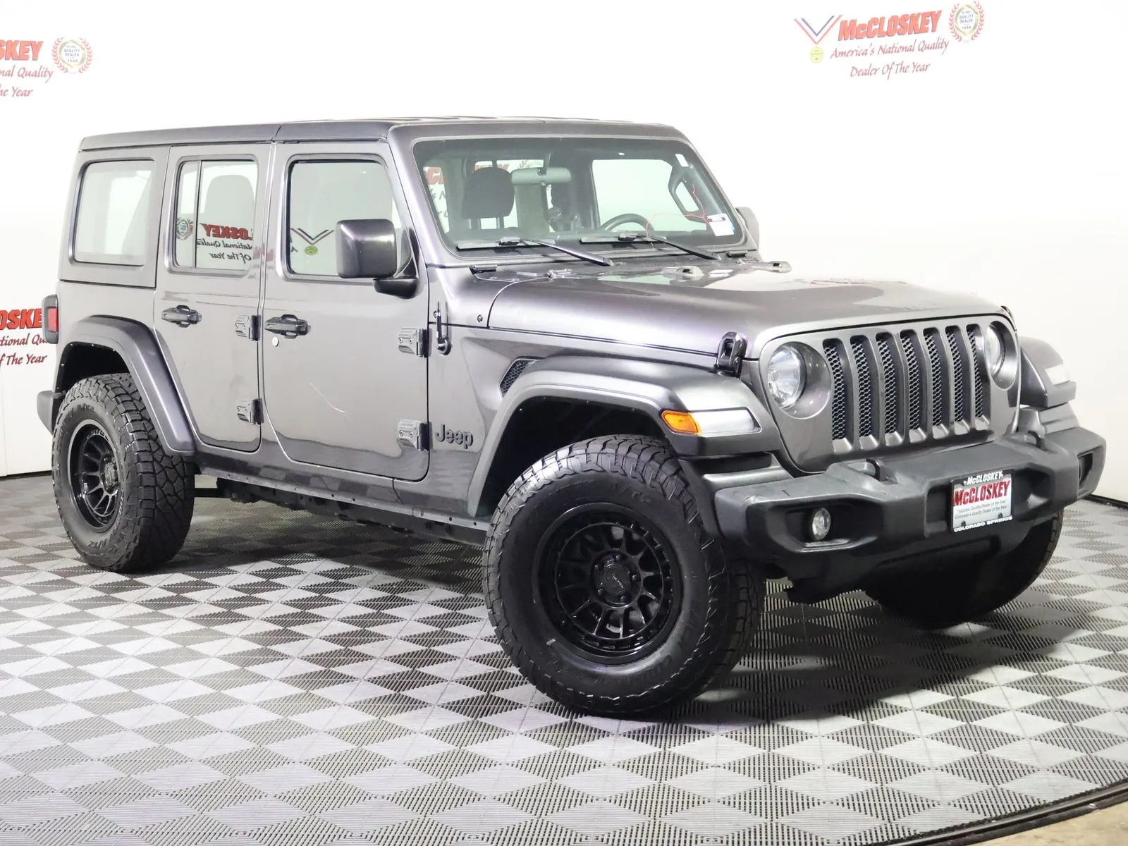 Jeep Wrangler photo 2