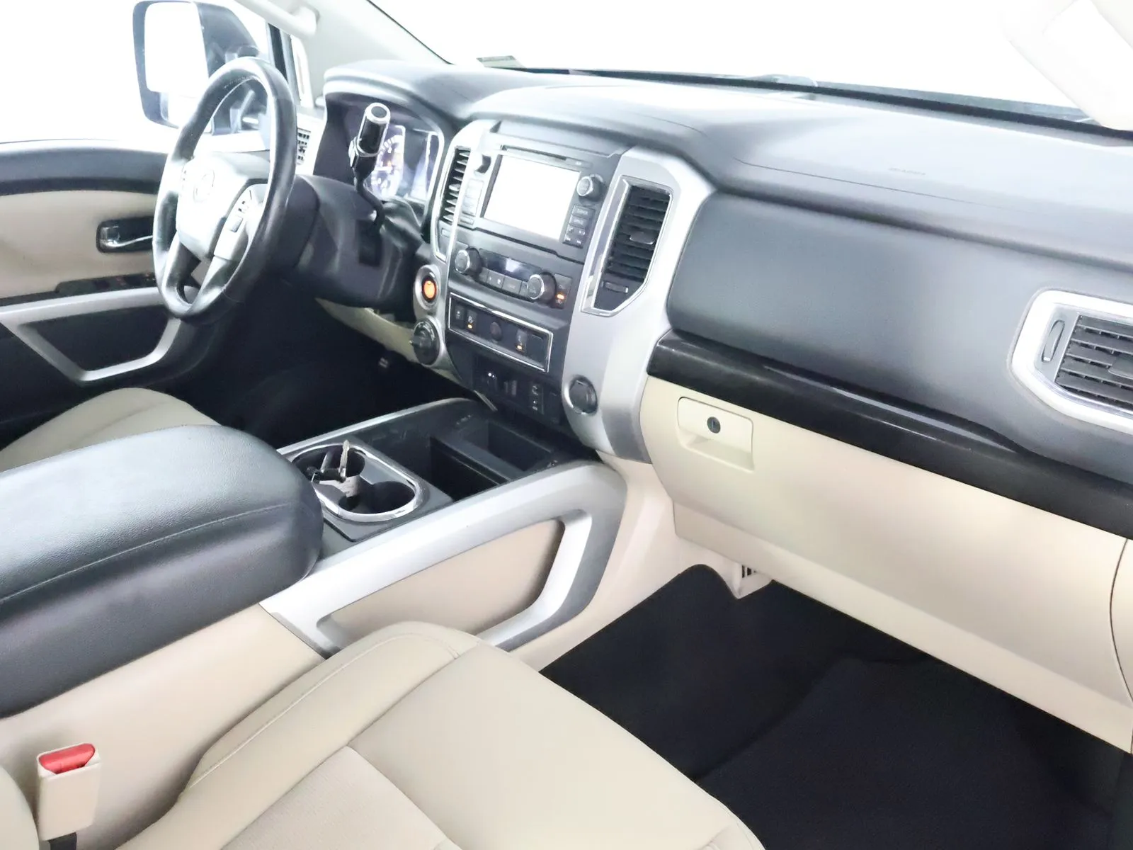 Nissan Titan photo 48