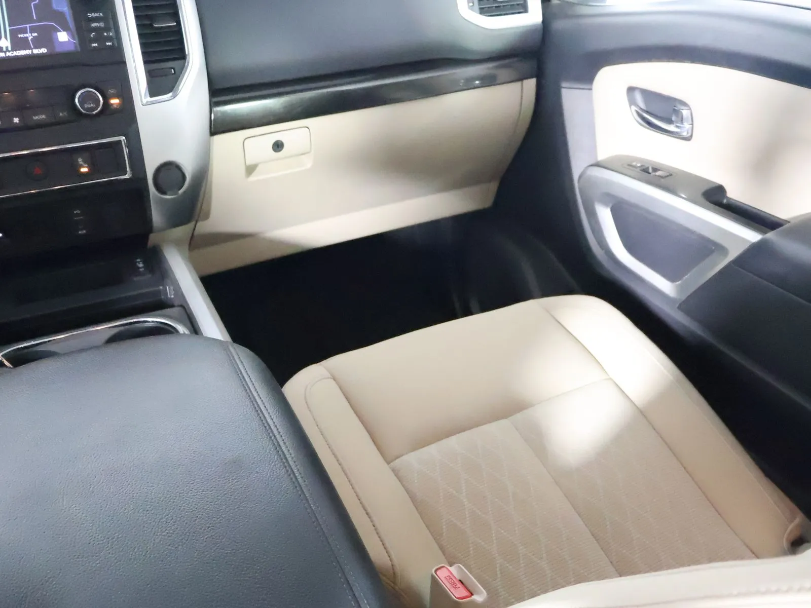 Nissan Titan photo 31