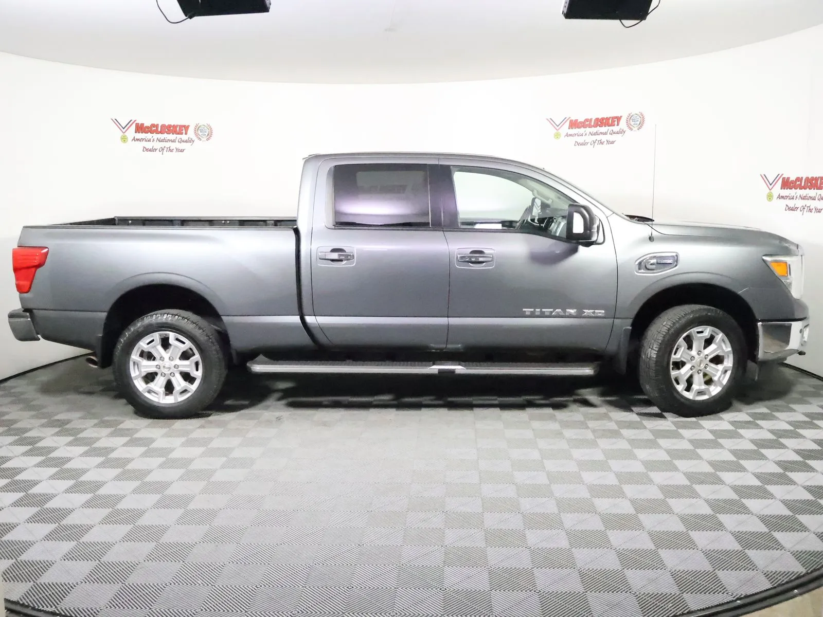 Nissan Titan photo 3