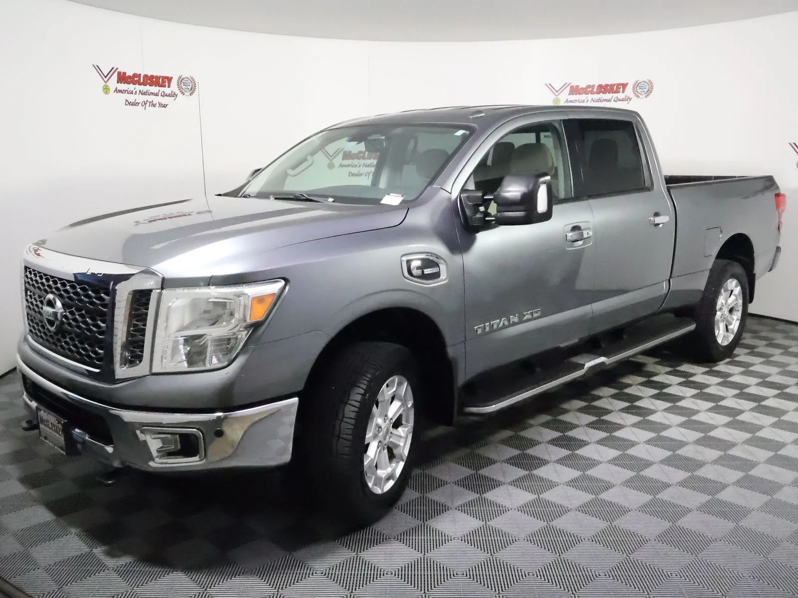 Nissan Titan photo 16