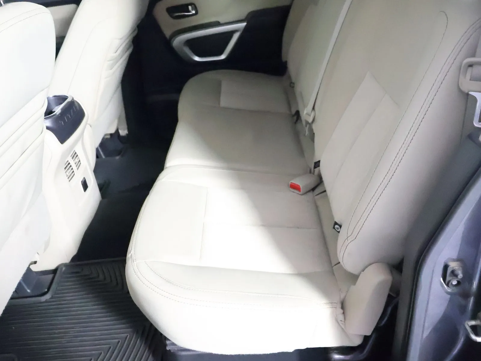 Nissan Titan photo 43