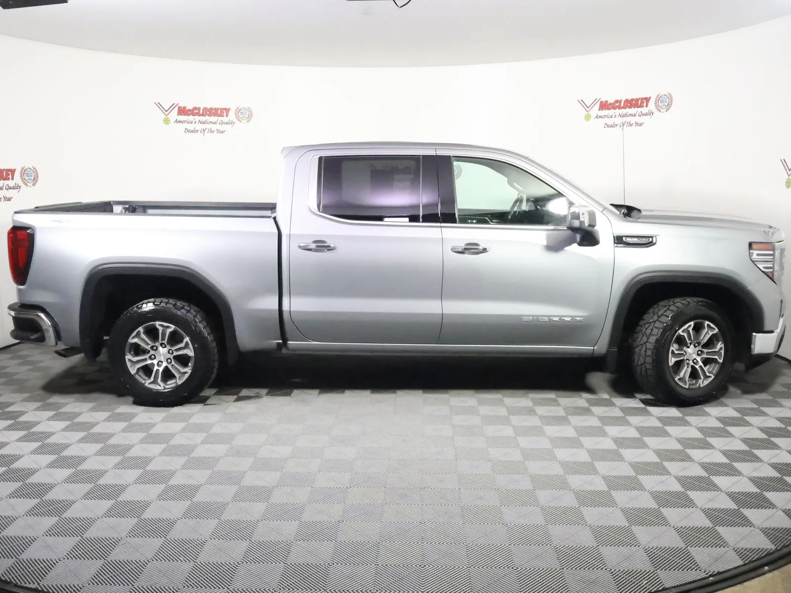 GMC Sierra photo 3