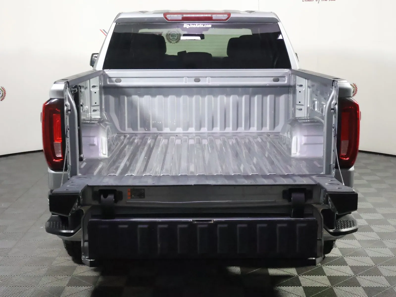 GMC Sierra photo 11