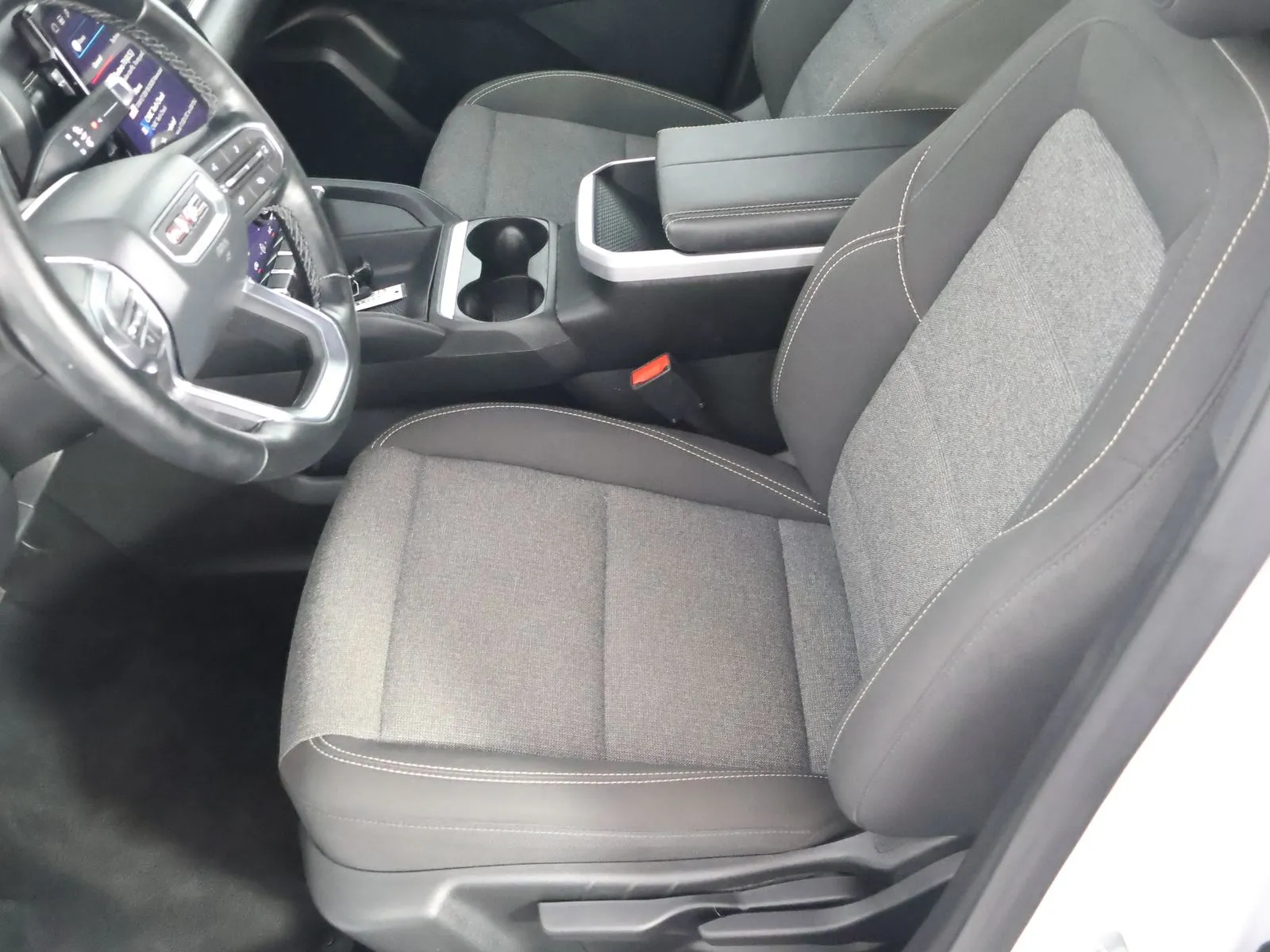 GMC Terrain photo 26