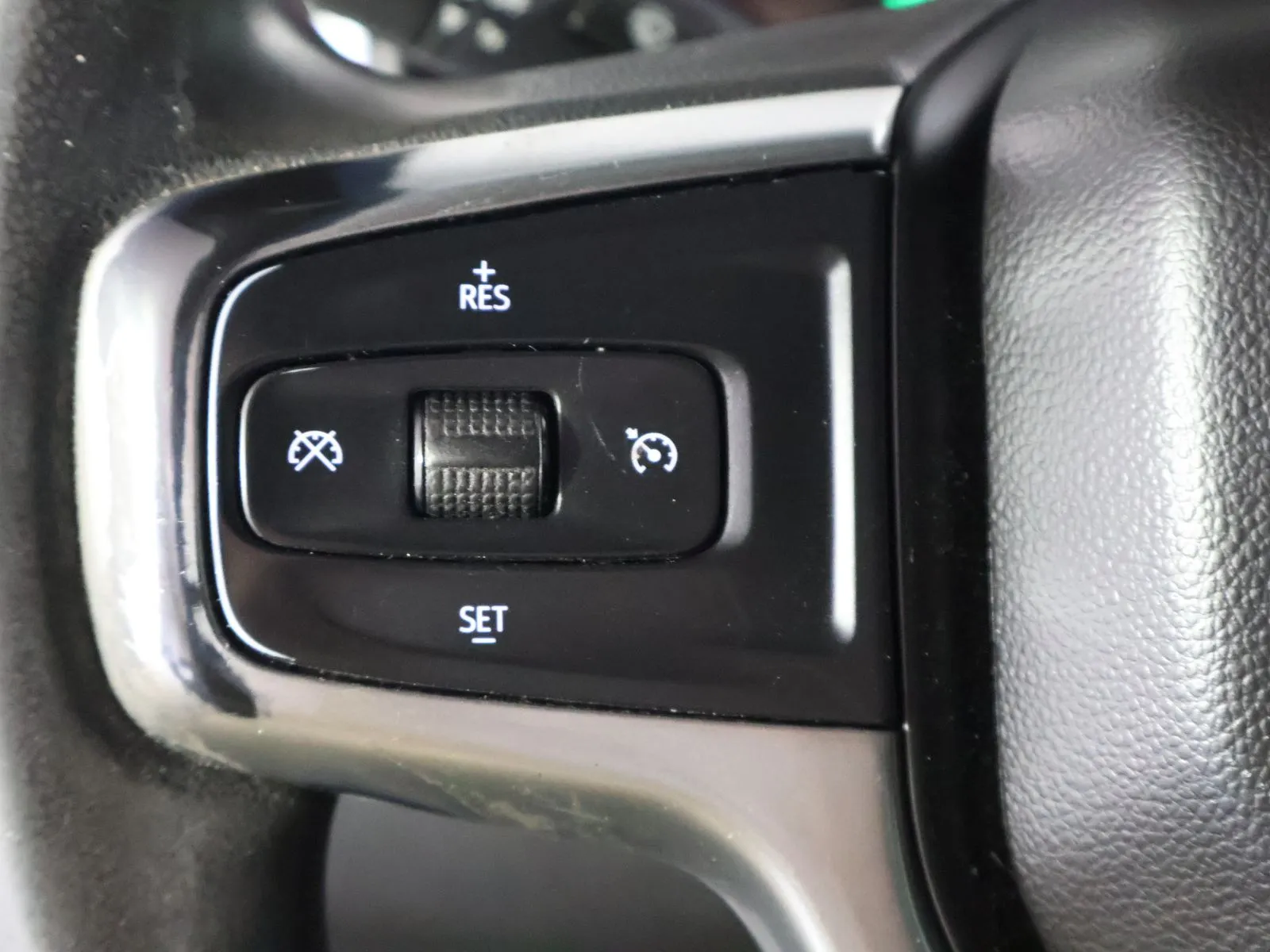 Chevrolet Silverado photo 37