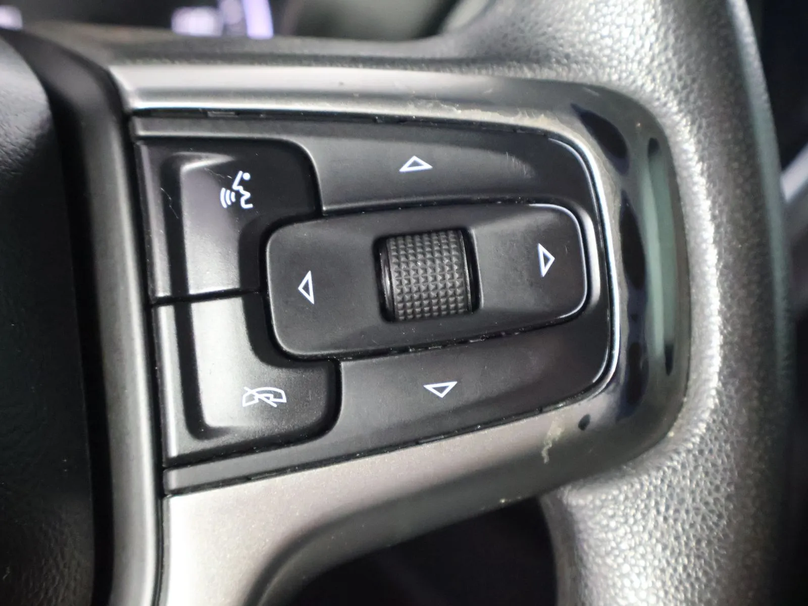 Chevrolet Silverado photo 38