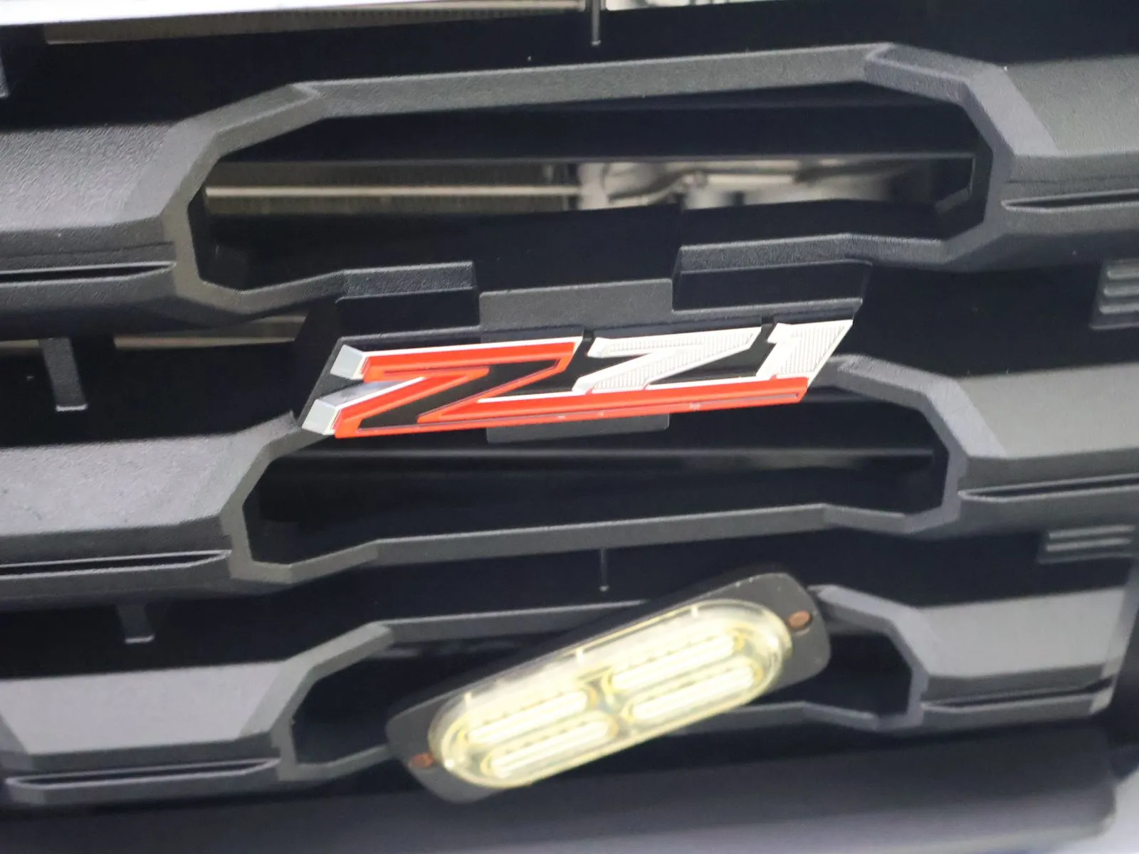 Chevrolet Silverado photo 18