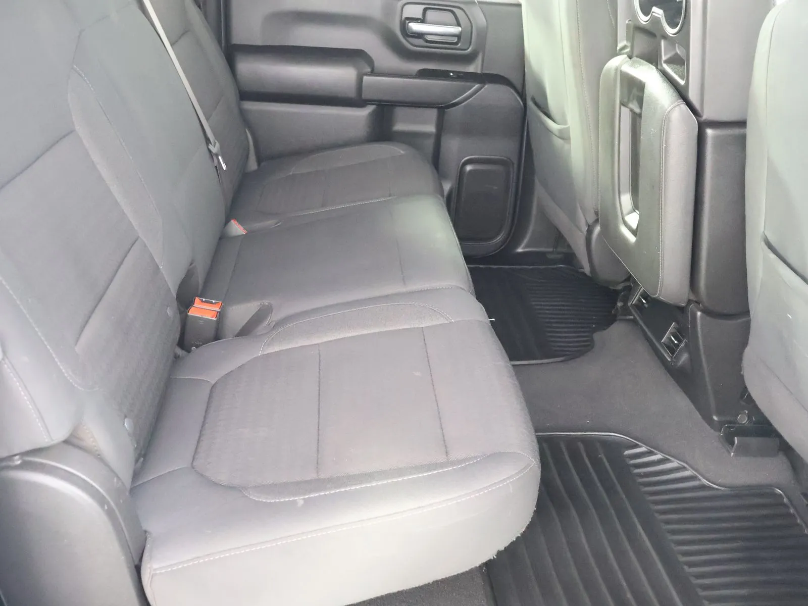 Chevrolet Silverado photo 48