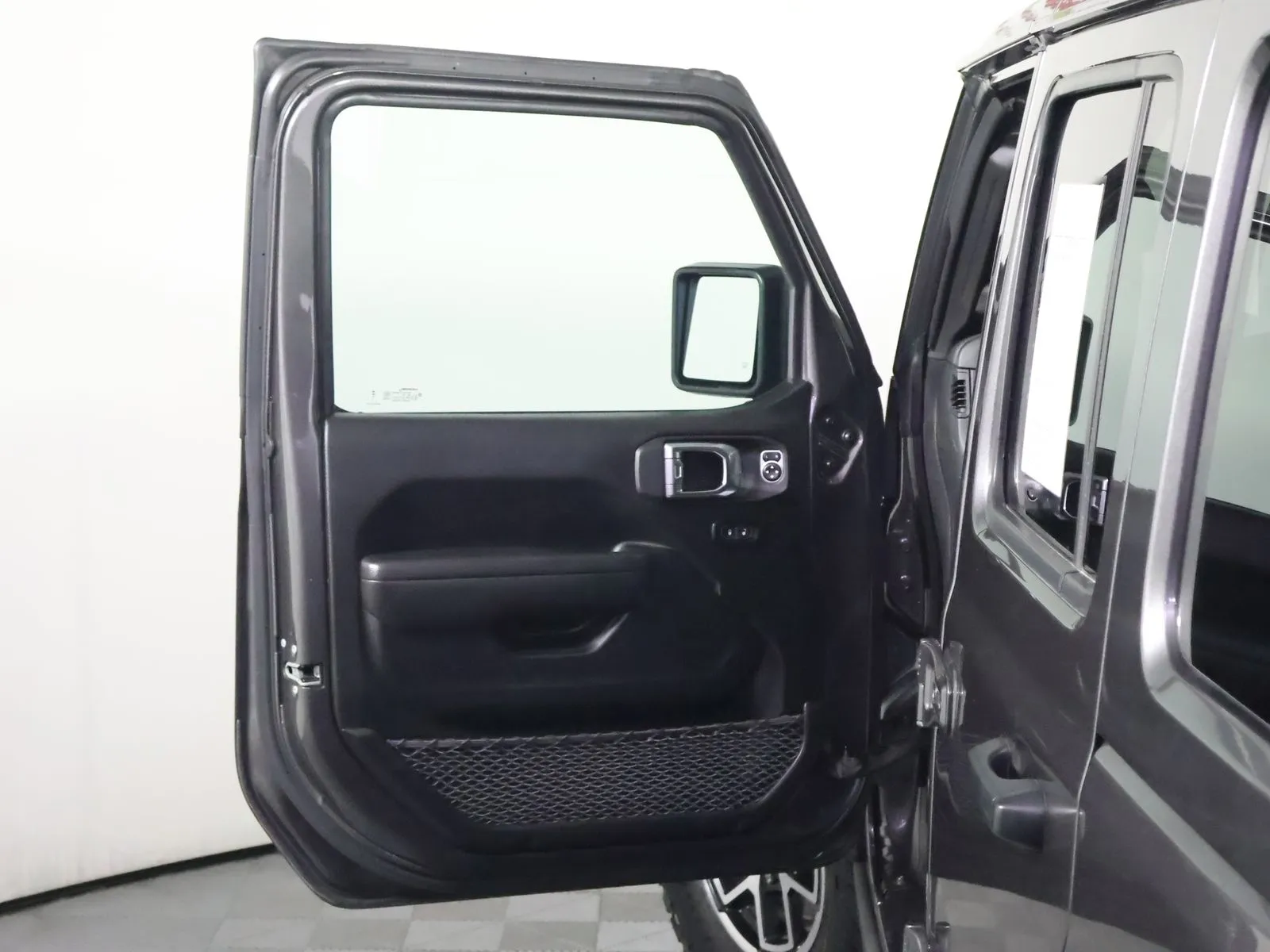 Jeep Wrangler photo 24