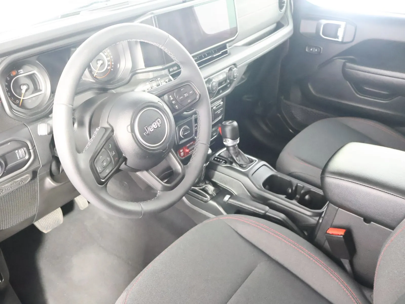 Jeep Wrangler photo 25