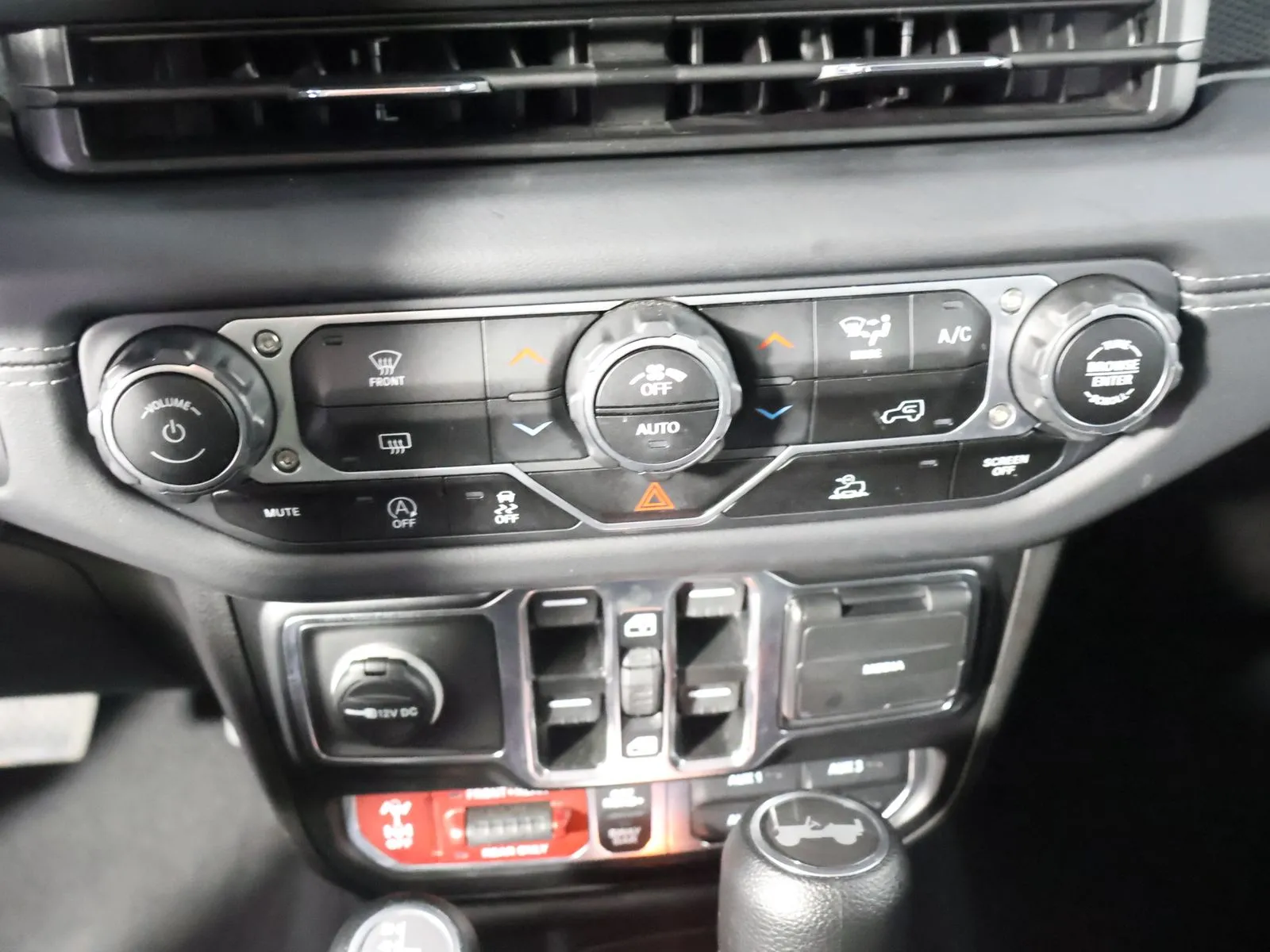 Jeep Wrangler photo 42