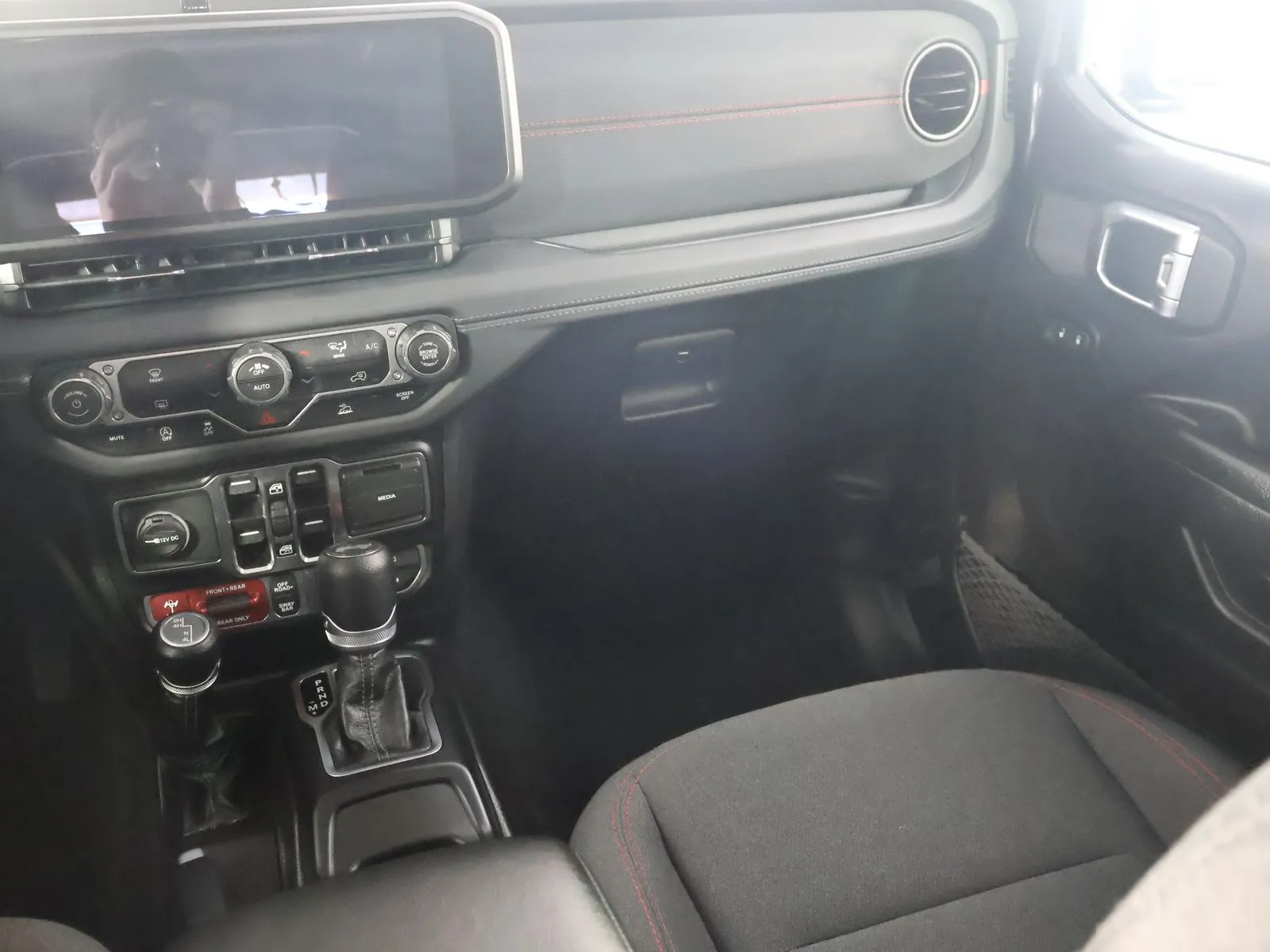 Jeep Wrangler photo 32