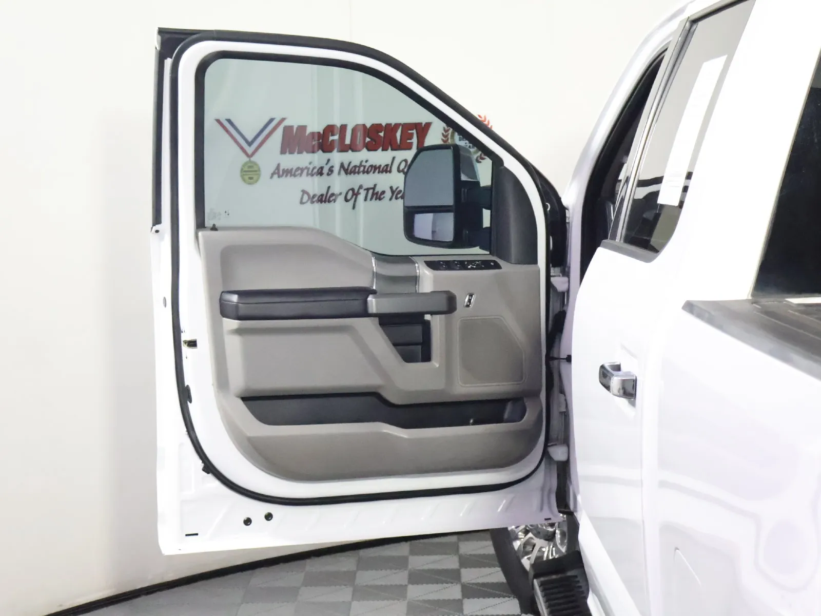 Ford F-250SD photo 22