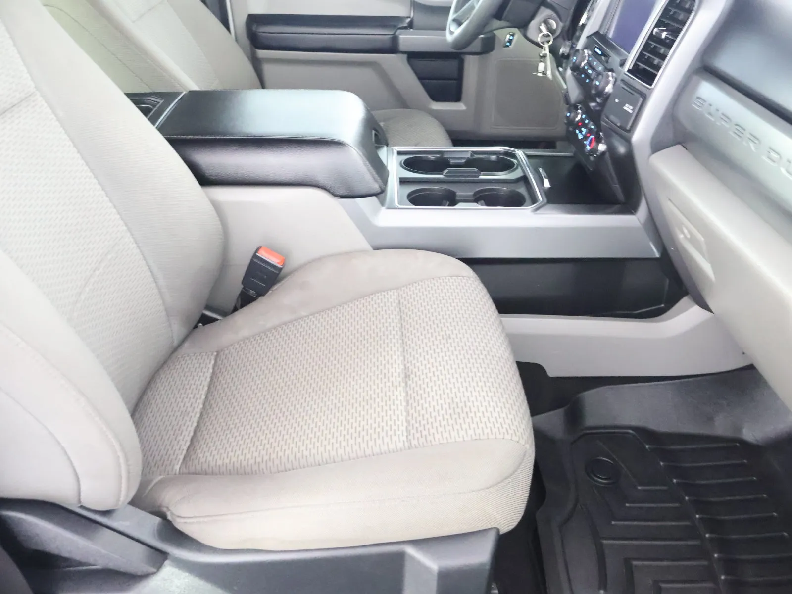 Ford F-250SD photo 49