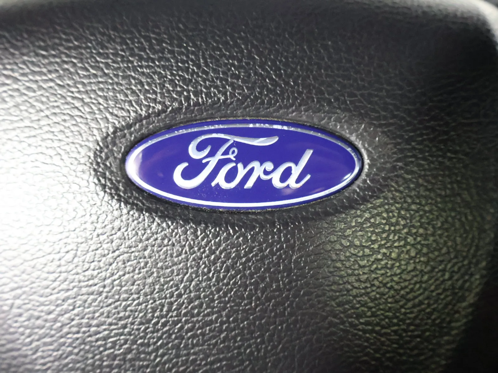 Ford F-250SD photo 33