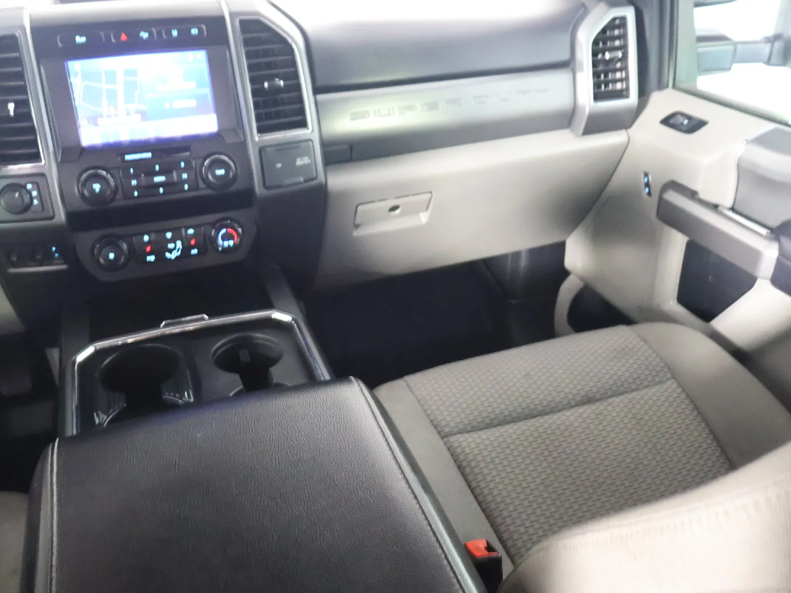 Ford F-250SD photo 31