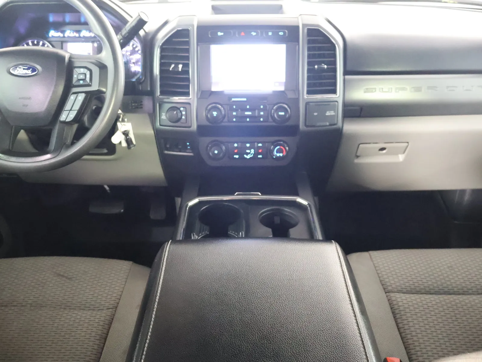 Ford F-250SD photo 29