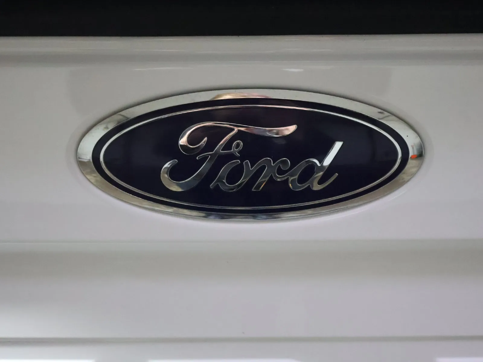 Ford F-250SD photo 9