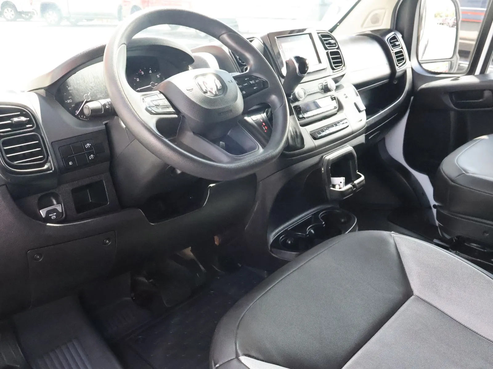 Ram ProMaster 2500 photo 37
