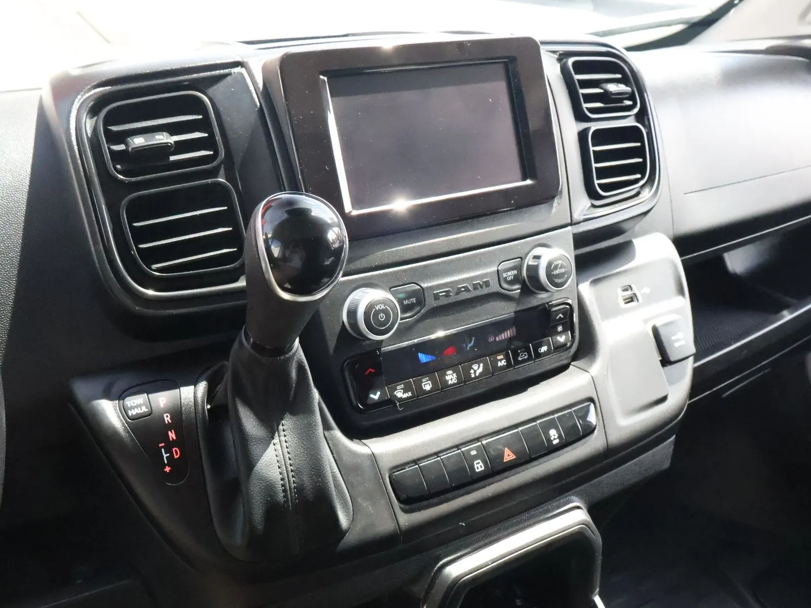 Ram ProMaster 2500 photo 32