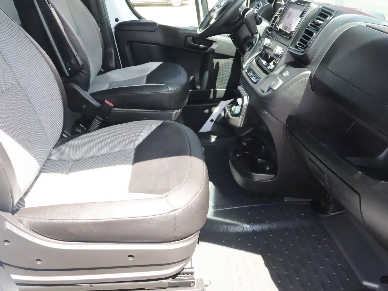 Ram ProMaster 2500 photo 45