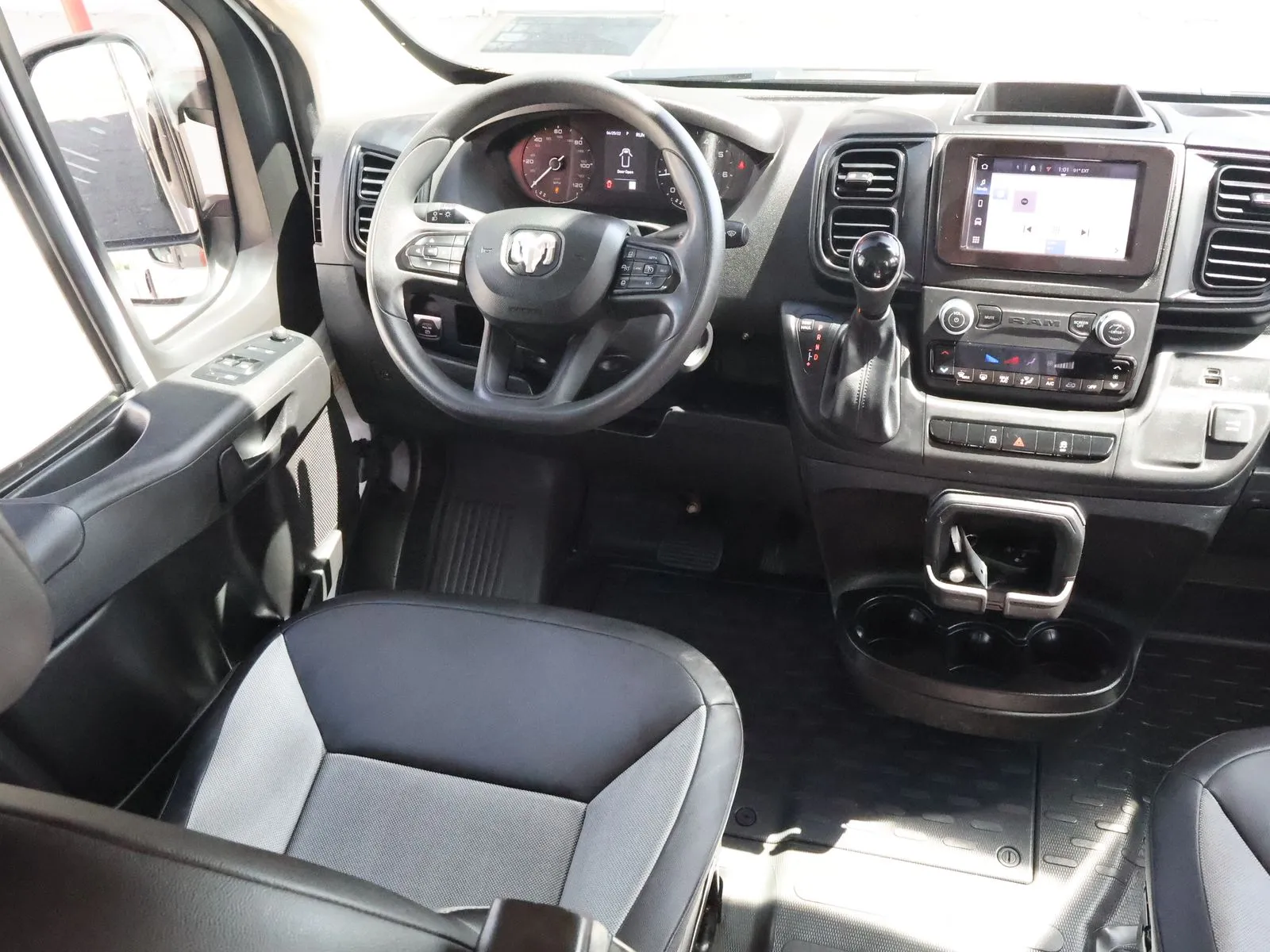 Ram ProMaster 2500 photo 42