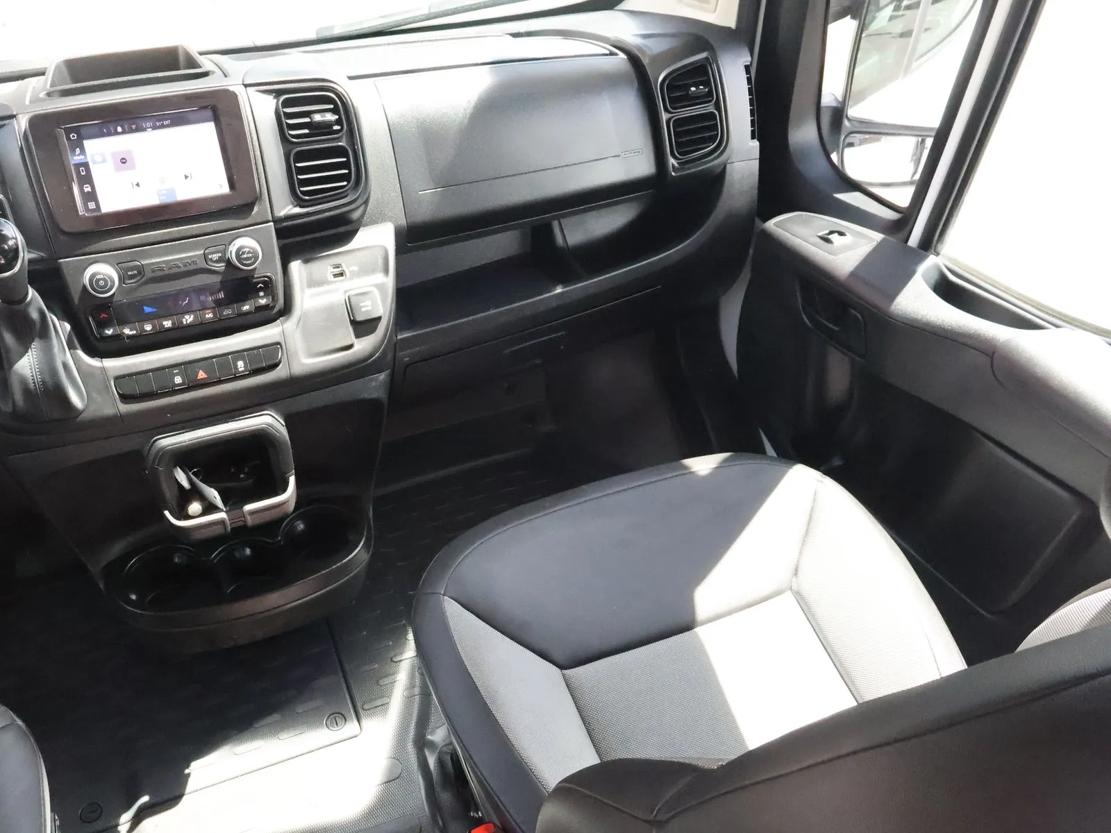 Ram ProMaster 2500 photo 43