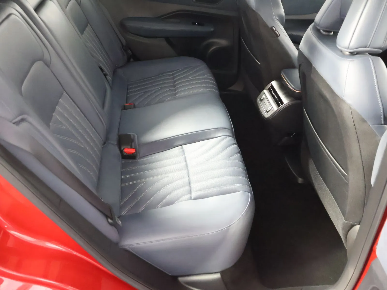 Nissan Ariya photo 43