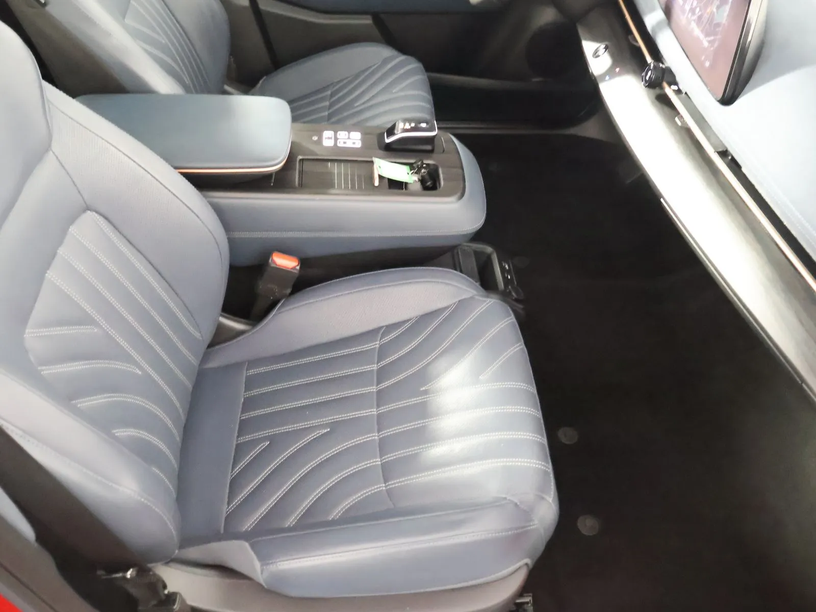 Nissan Ariya photo 46