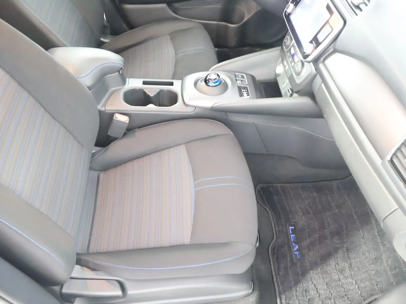 Nissan Leaf photo 48