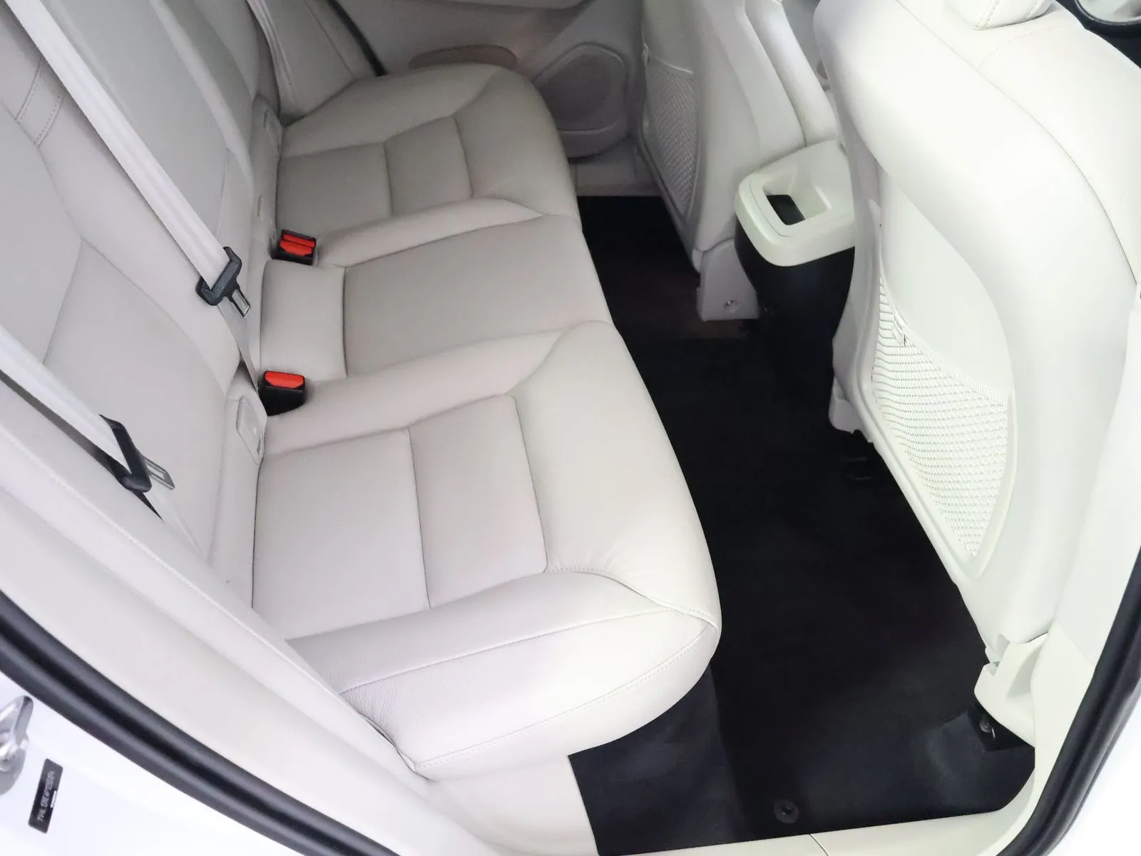 Volvo XC60 photo 49