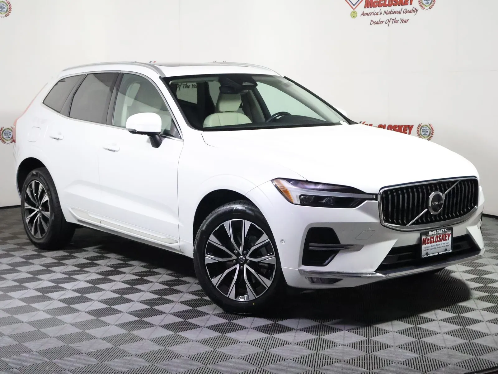 Volvo XC60 photo 2