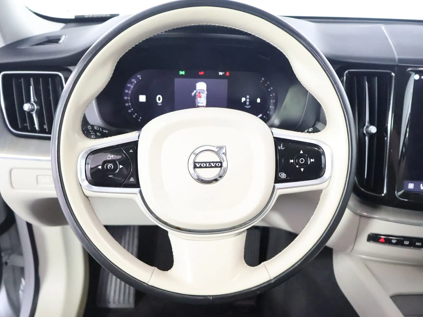 Volvo XC60 photo 33