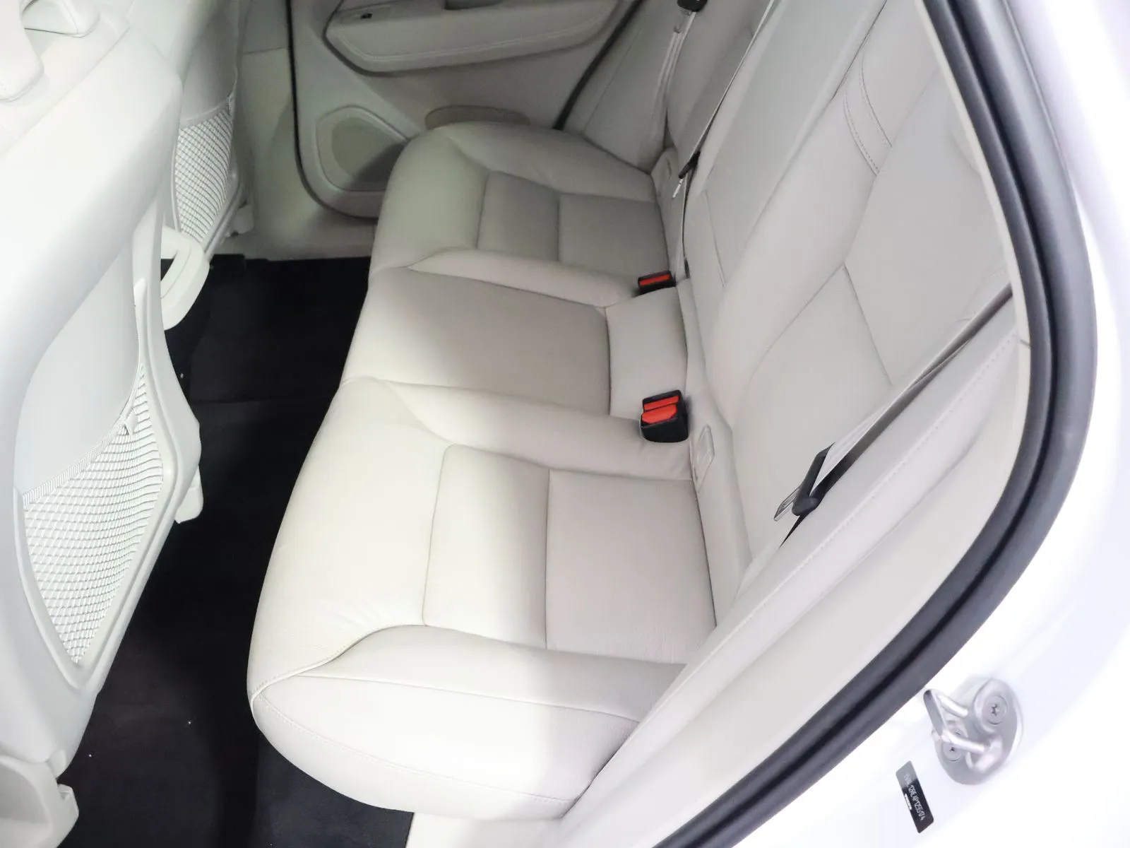 Volvo XC60 photo 46