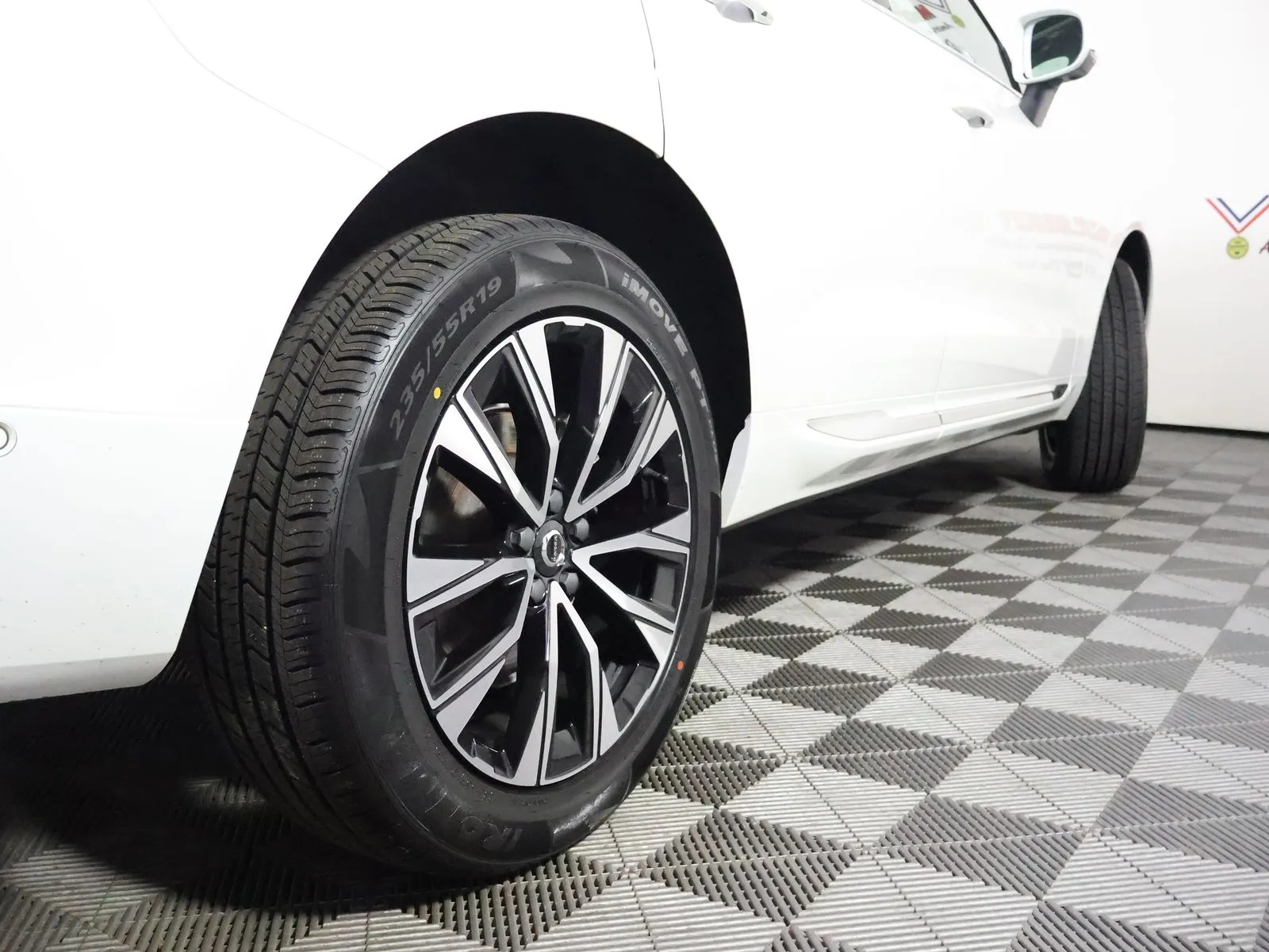 Volvo XC60 photo 13