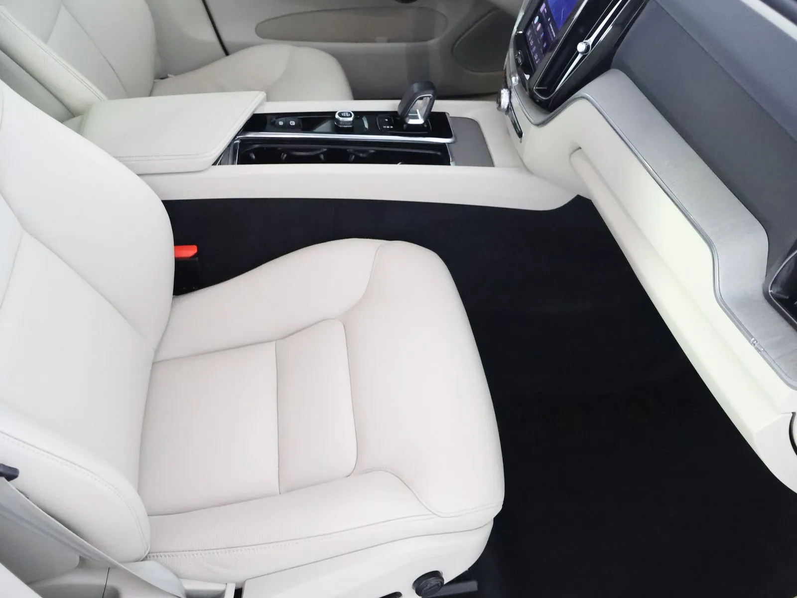 Volvo XC60 photo 52