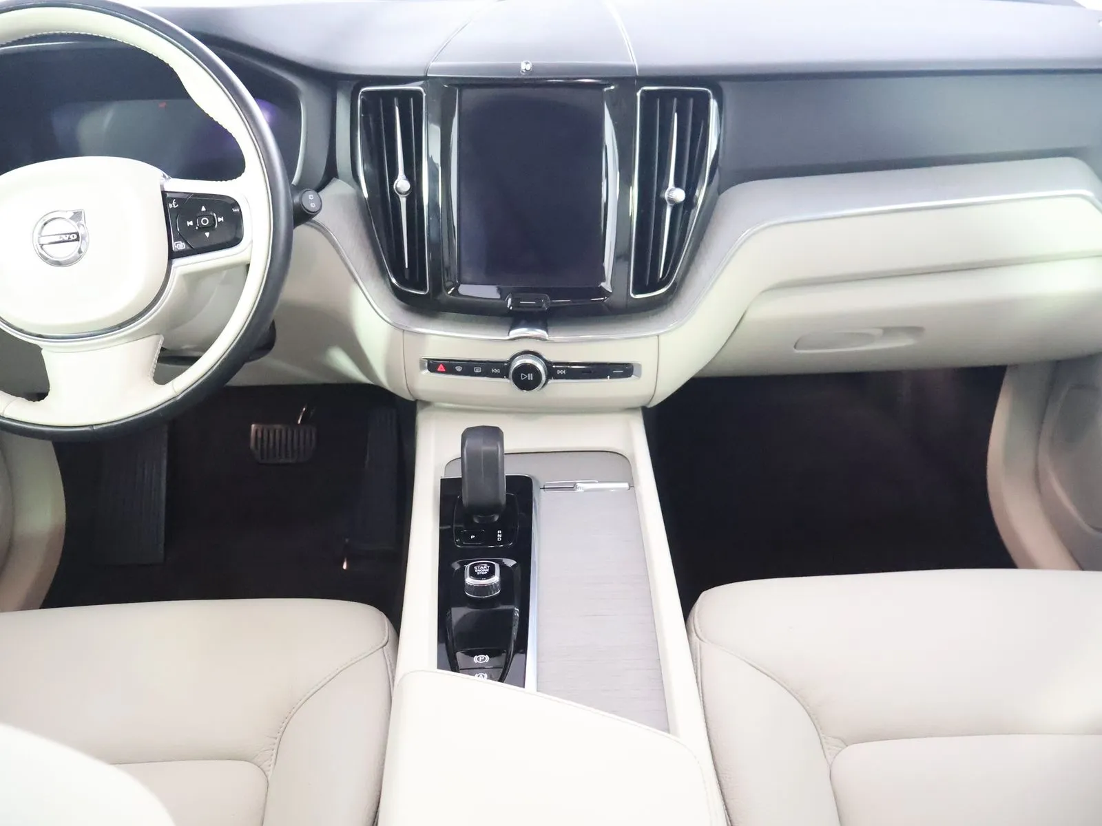 Volvo XC60 photo 29