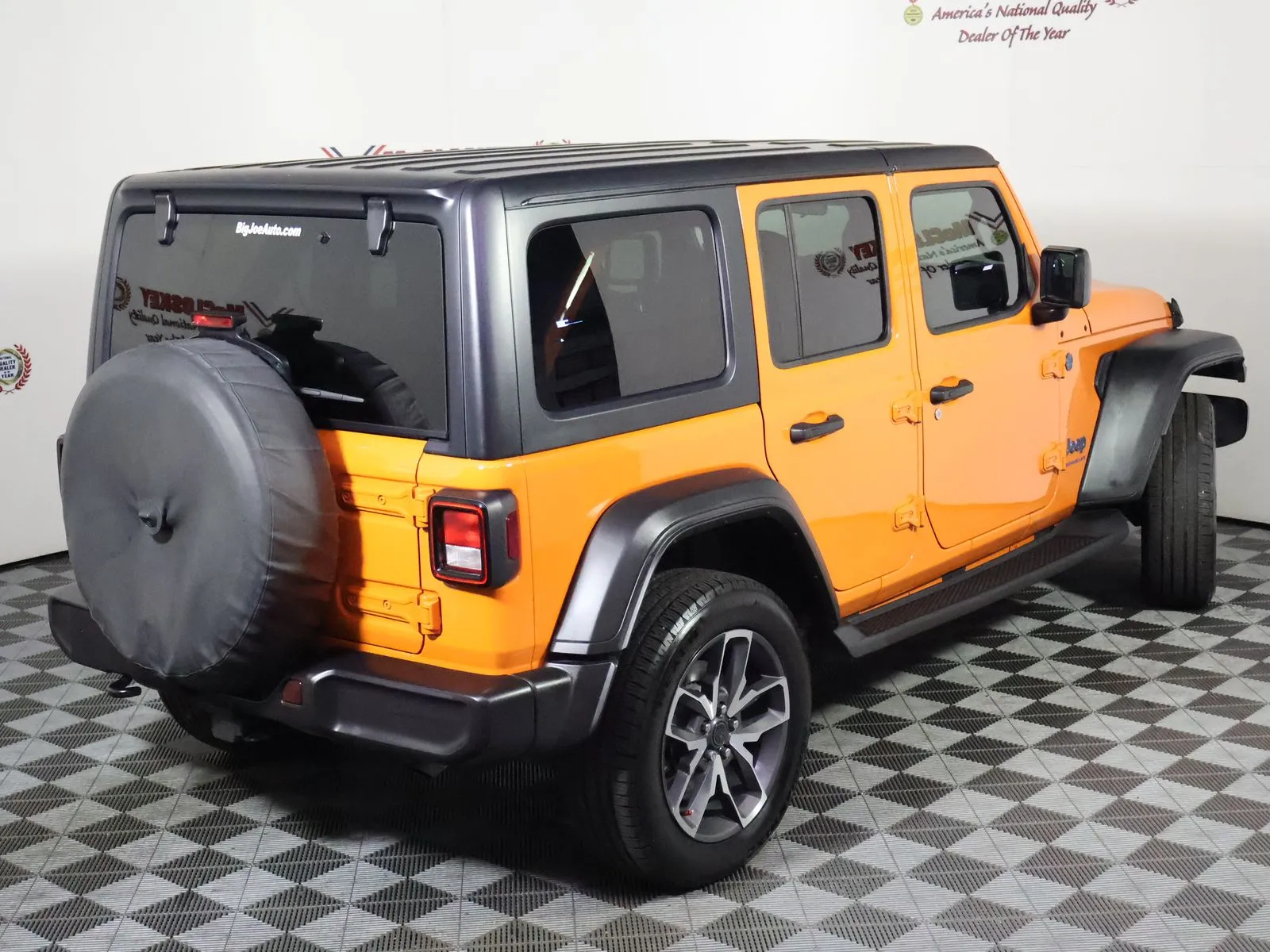 Jeep Wrangler photo 4